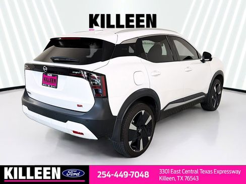 Used 2025 Nissan Kicks SR FWD image 8