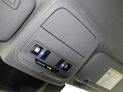 Used 2023 Ford Explorer Limited image 24