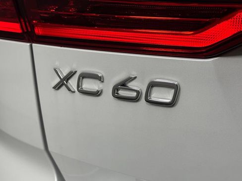 Certified 2024 Volvo XC60 B5 Plus w/ Protection Package Premier AWD/4WD image 8