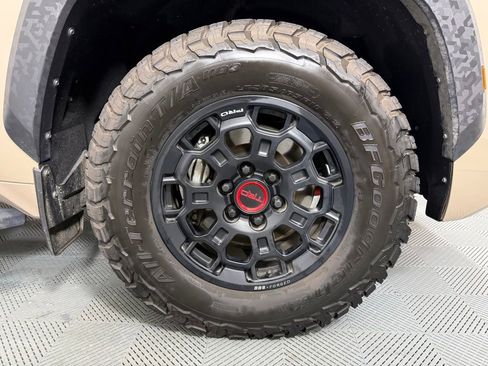 Used 2025 Toyota Sequoia 4WD image 14