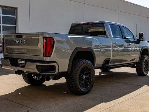 Used 2024 GMC Sierra 3500 Denali Ultimate AWD/4WD image 10