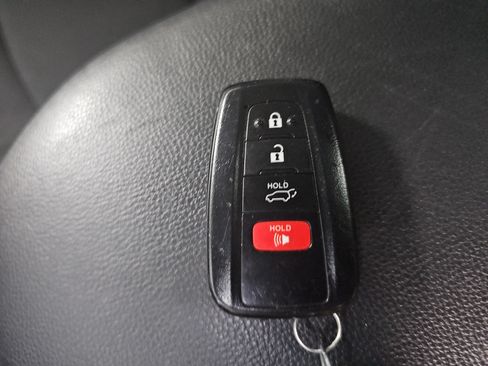 Used 2021 Toyota RAV4 XLE w/ Convenience Package FWD image 35