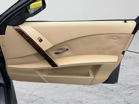 Used 2005 BMW 545i Sedan RWD image 33