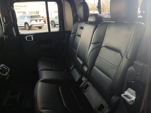 Used 2022 Jeep Gladiator Sport image 36