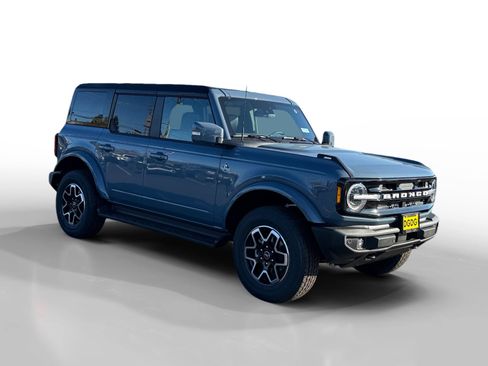 New 2025 Ford Bronco Outer Banks image 7