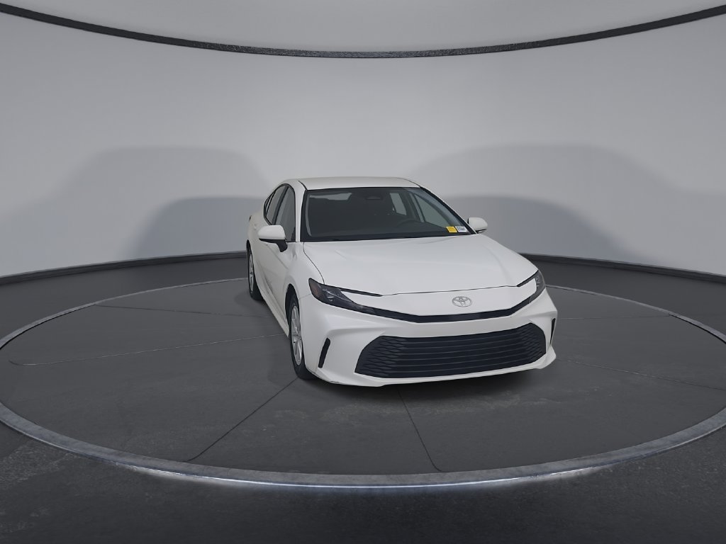 Used 2025 Toyota Camry LE FWD image 5