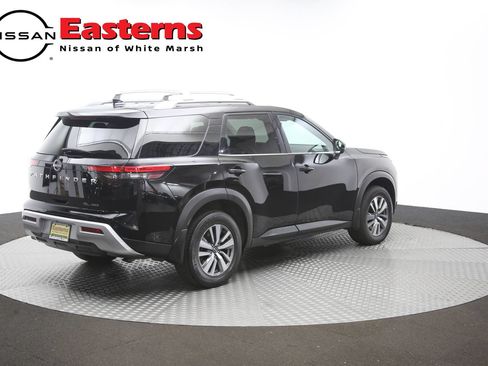 Used 2023 Nissan Pathfinder SL AWD/4WD image 41