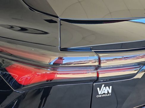 Used 2024 Chevrolet Equinox EV RS FWD image 38