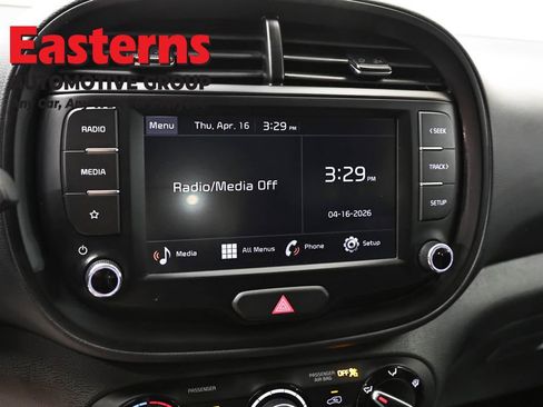Used 2025 Kia Soul LX w/ LX Technology Package FWD image 19