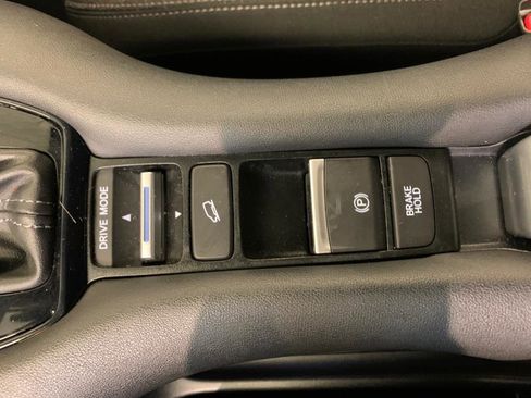 Used 2023 Honda HR-V LX image 31