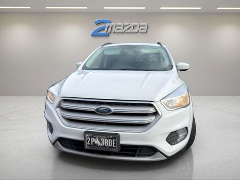 Used 2018 Ford Escape SE image 2