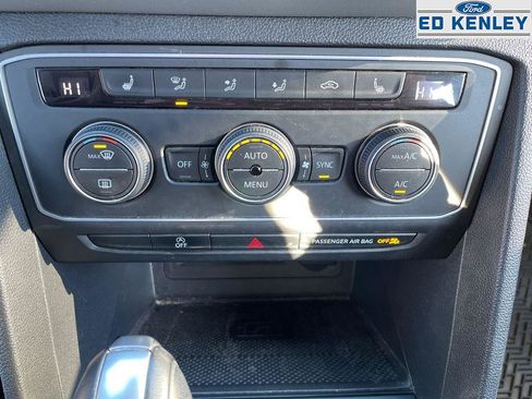 Used 2021 Volkswagen Atlas Cross Sport SE w/ Panoramic Sunroof Package image 10