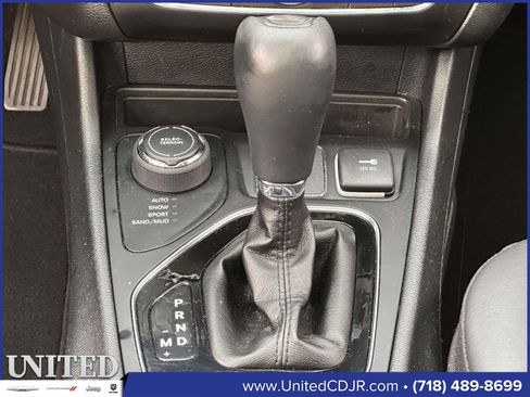 Used 2019 Jeep Cherokee Limited image 22