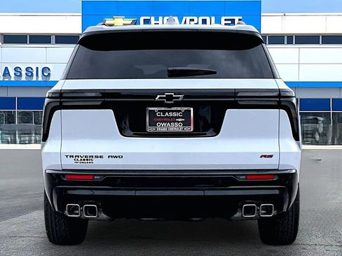 New 2026 Chevrolet Traverse RS w/ LPO, Floor Liner Package AWD/4WD image 4