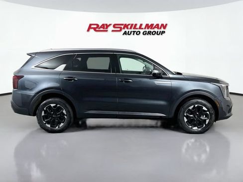 Used 2024 Kia Sorento S AWD/4WD image 8