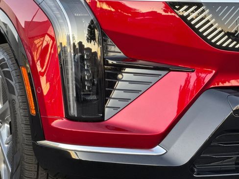 Certified 2025 Cadillac Optiq Luxury 1 image 40