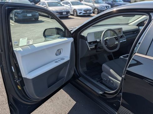 Certified 2024 Hyundai Ioniq 5 SEL RWD image 39
