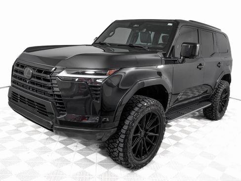 Used 2024 Lexus GX 550 w/ Accessory Package (2T) image 9