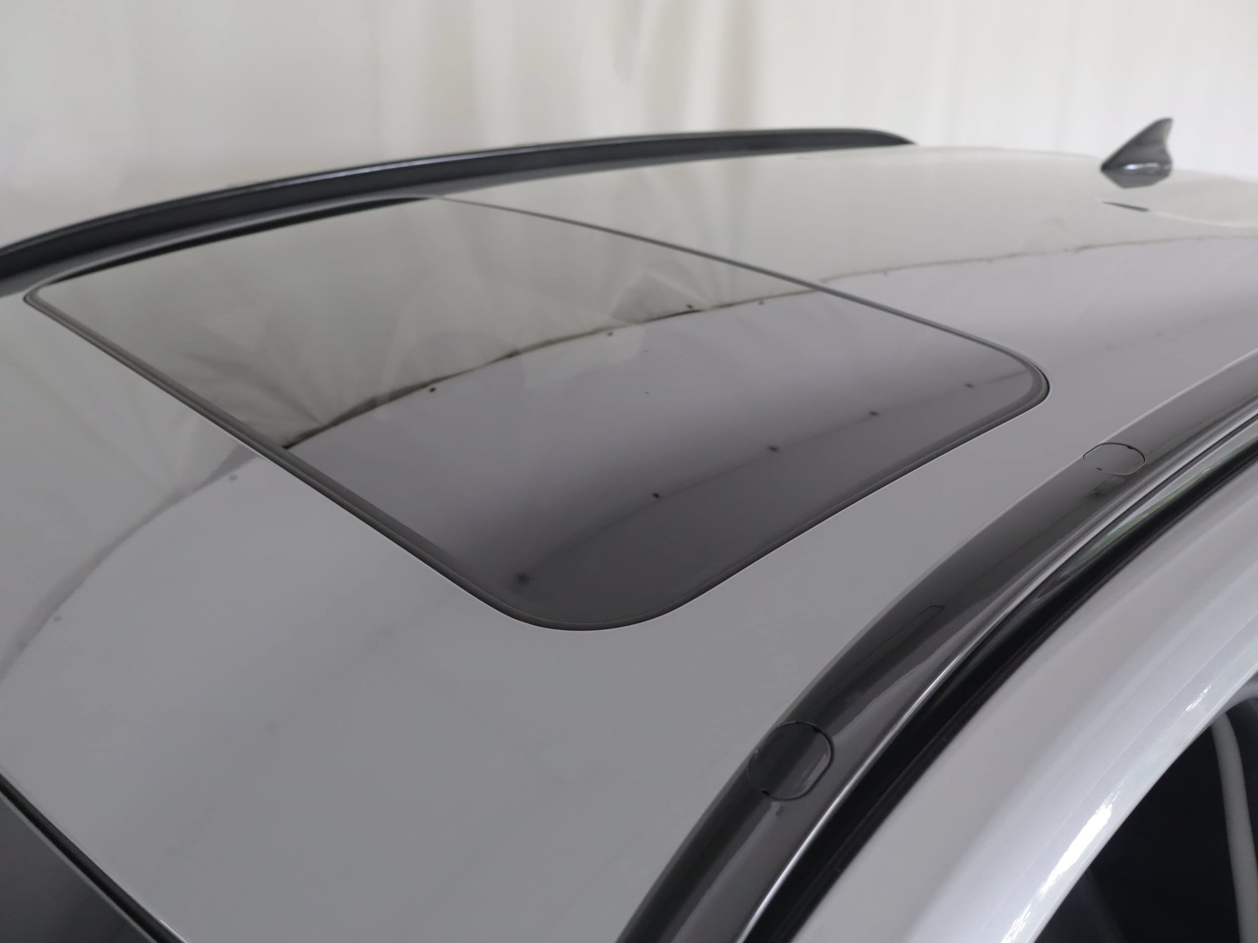 Used 2023 Kia Niro SX Touring FWD image 22