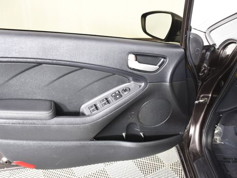 Used 2018 Kia Forte LX image 32