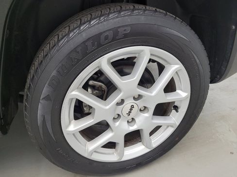 Used 2022 Jeep Renegade Latitude w/ Convenience Group AWD/4WD image 31