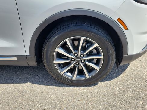 Used 2021 Lincoln Nautilus FWD image 12