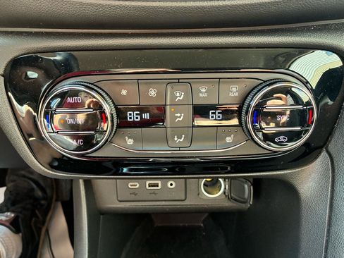 Used 2021 Buick Encore GX Select w/ Sport Touring Package FWD image 22
