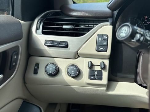 Used 2017 GMC Yukon Denali w/ Open Road Package image 19