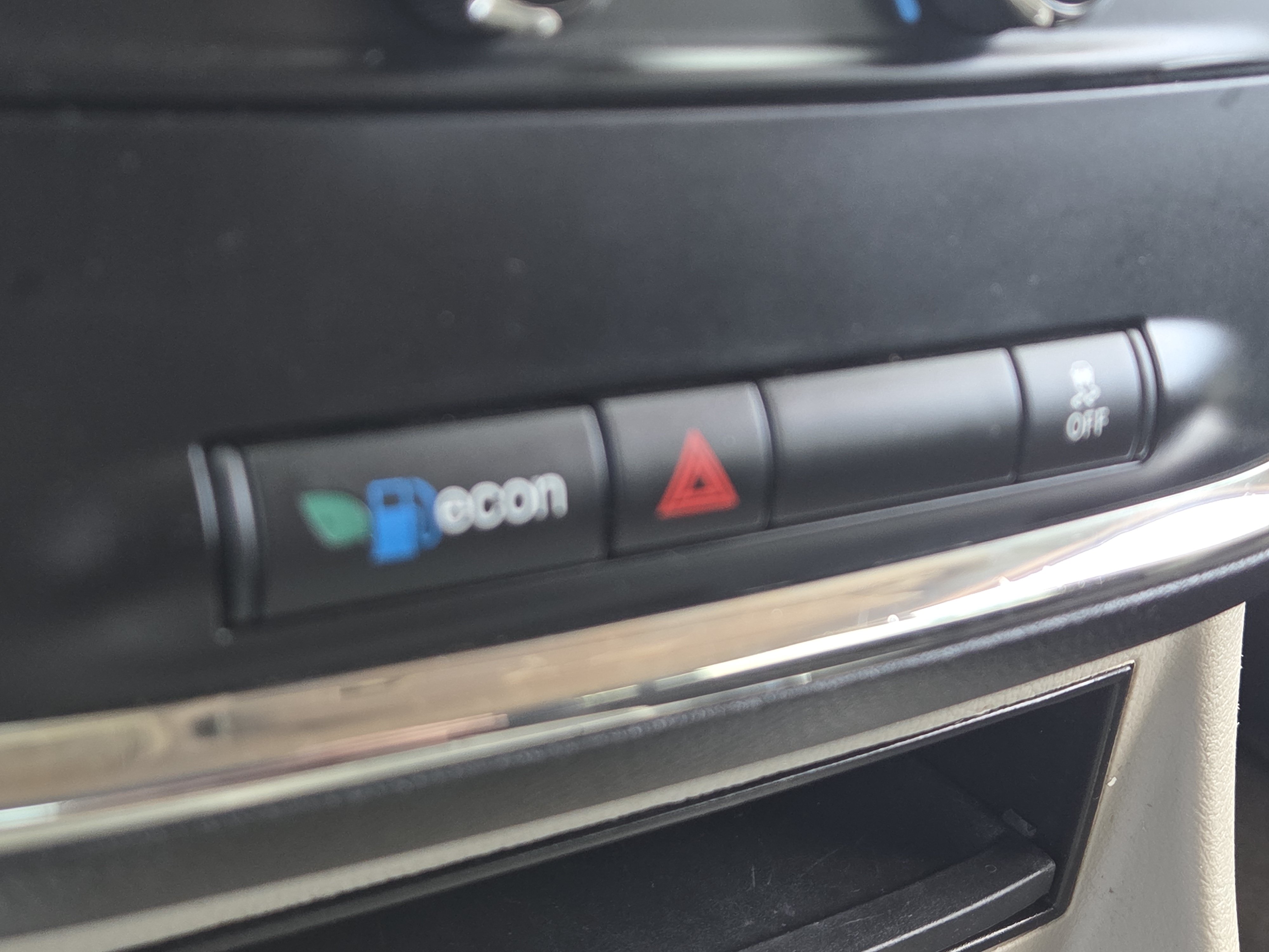 Used 2016 Dodge Grand Caravan SXT FWD image 15