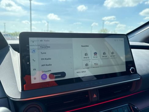 Certified 2025 Toyota Prius Plug-In Hybrid image 12
