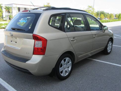 Used 2008 Kia Rondo LX FWD image 5