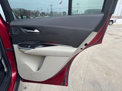 Used 2019 Cadillac XT4 Luxury w/ Cold Weather Package image 29