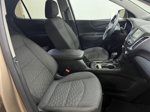 Used 2018 Chevrolet Equinox LT image 32