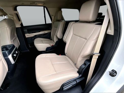 Used 2024 Ford Expedition XLT RWD image 21