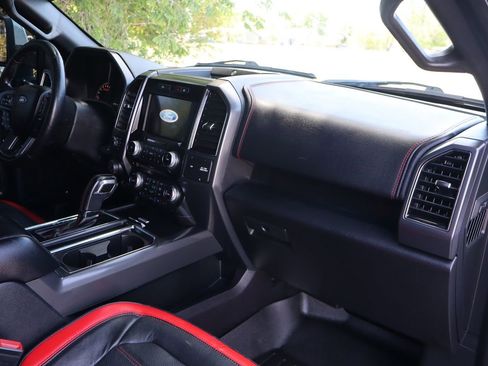 Used 2018 Ford F150 Lariat w/ Equipment Group 502A Luxury AWD/4WD image 17
