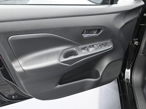 New 2025 Nissan Versa SV w/ Trunk Package FWD image 10