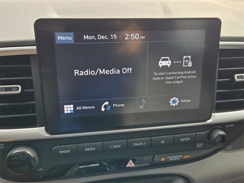 Certified 2022 Hyundai Venue SEL image 20