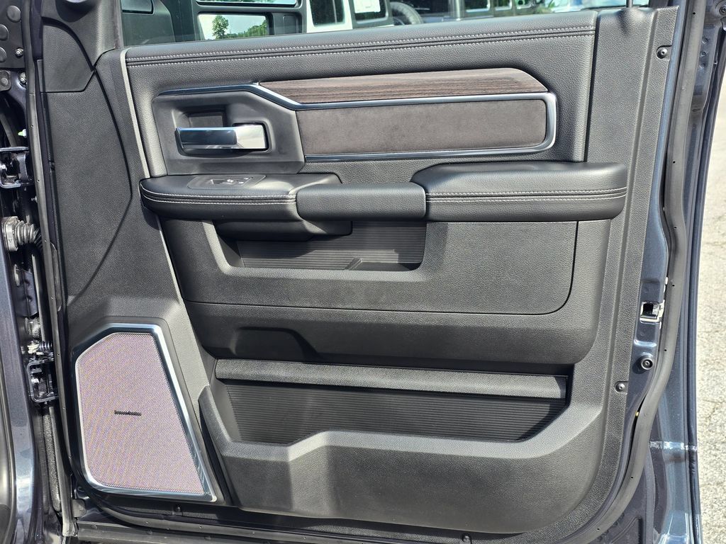 New 2026 RAM 3500 Laramie AWD/4WD image 36