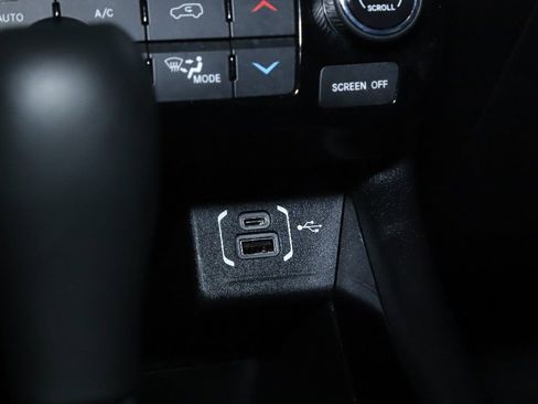 Used 2024 Jeep Compass Limited image 27