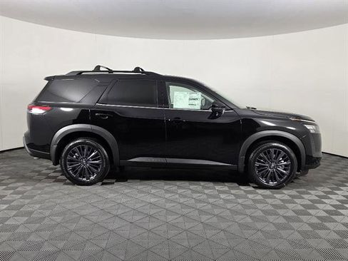 New 2026 Nissan Pathfinder SL w/ SL Premium Package AWD/4WD image 2