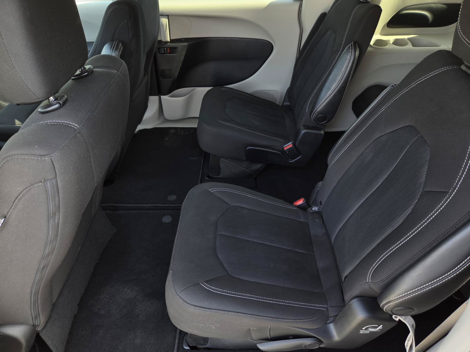 Used 2023 Chrysler Voyager LX FWD image 33