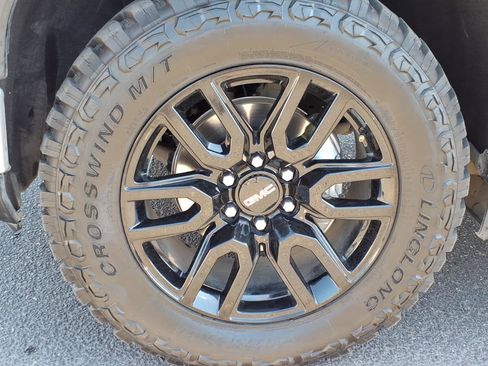 Used 2023 GMC Sierra 1500 Elevation w/ Elevation Premium Package image 9