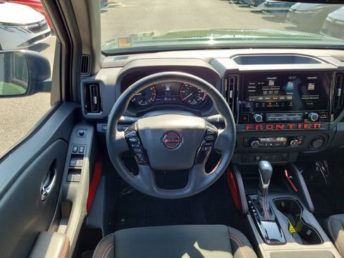 Used 2025 Nissan Frontier Pro-X RWD image 10