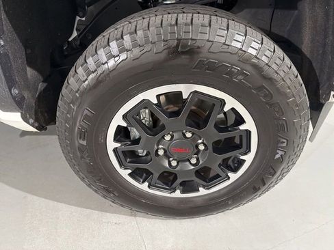 Used 2024 Toyota Tacoma TRD Off-Road w/ TRD Off Road Upgrade Package AWD/4WD image 14