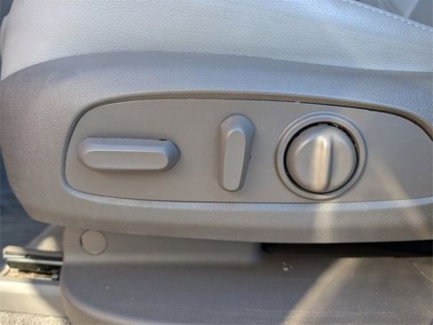 Used 2019 Chevrolet Traverse LT w/ LT Premium Package image 15