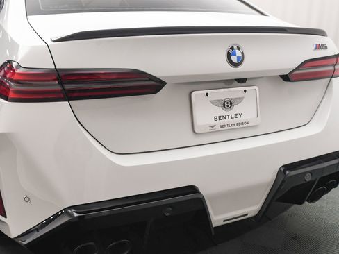 Used 2025 BMW M5 w/ Carbon Package image 23