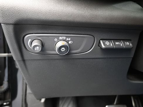 Used 2023 Buick Envision Essence w/ Technology Package I image 37