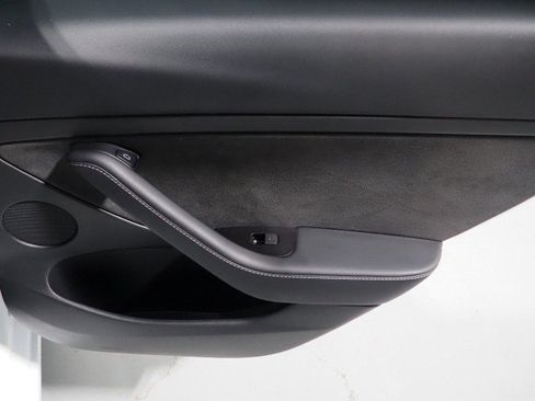 Used 2022 Tesla Model 3 Long Range AWD/4WD image 53