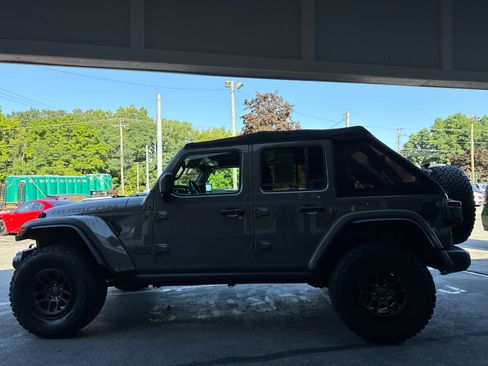 Used 2021 Jeep Wrangler Unlimited Rubicon w/ Xtreme Recon 35" Tire Package AWD/4WD image 7