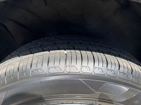 Used 2024 Cadillac XT4 Luxury FWD image 36